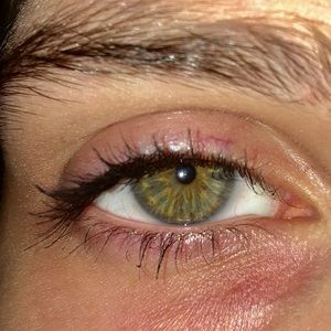 Meet your Posher, Claire